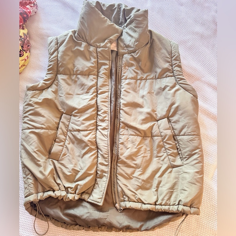 ALTAR’D STATE Olive Green Quilted Puffer Vest w High Neck - Picture 6 of 12